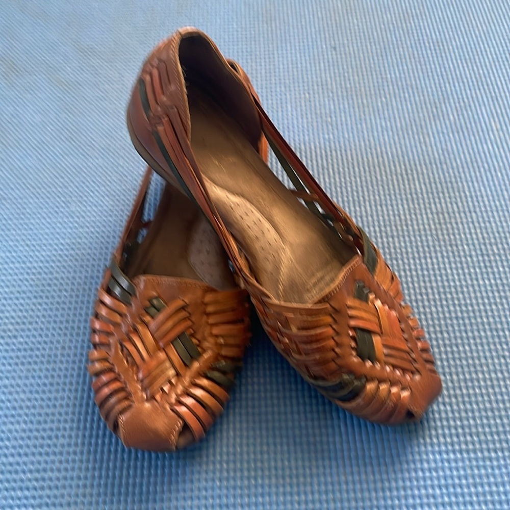 Natural Soul huracha sandals size 7